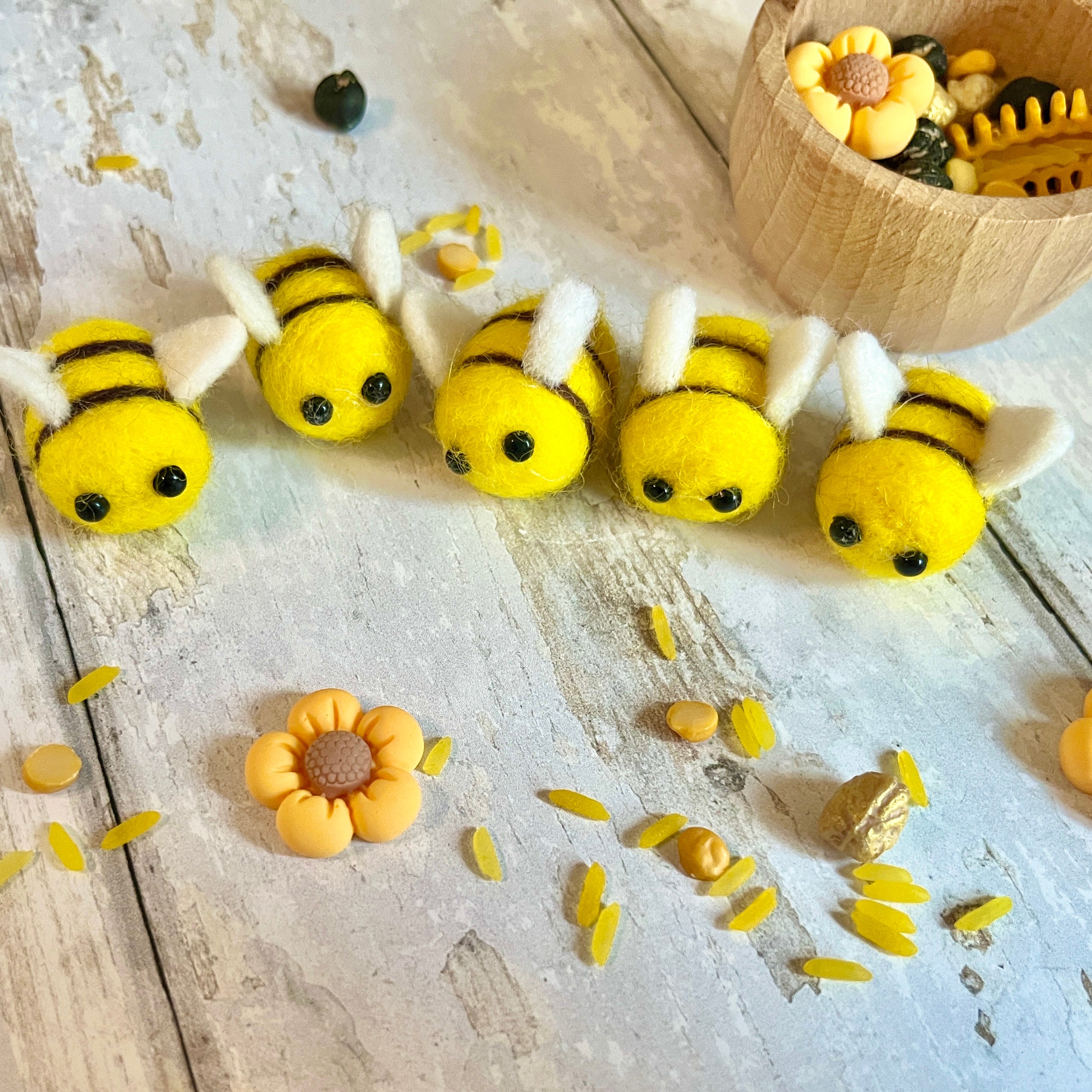 Felt Bees Loose Parts (set of 5)