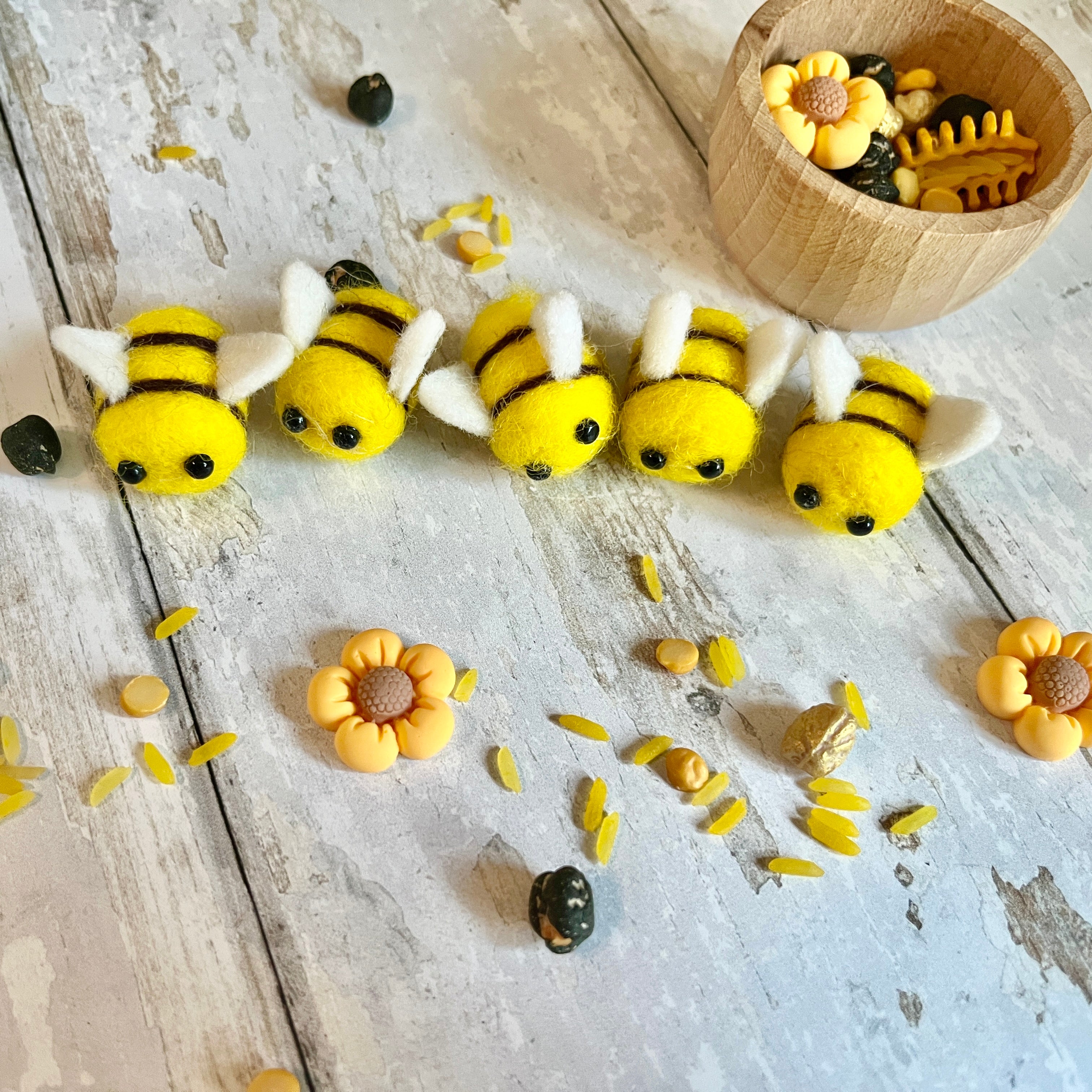 Felt Bees Loose Parts (set of 5)