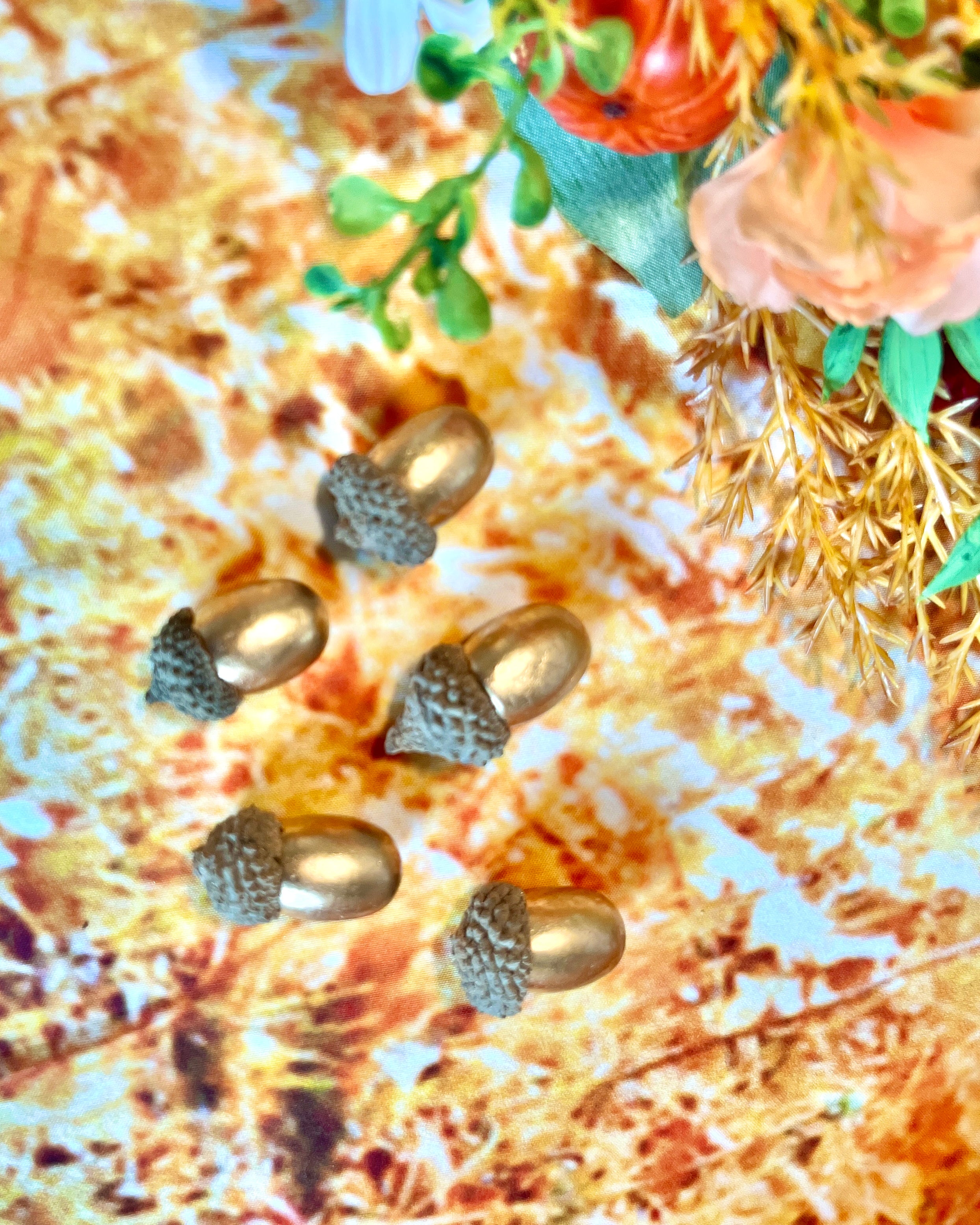 Golden acorns (set of 5)